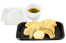 さん天持ち帰り「鶏たま天ぷら定食」590円