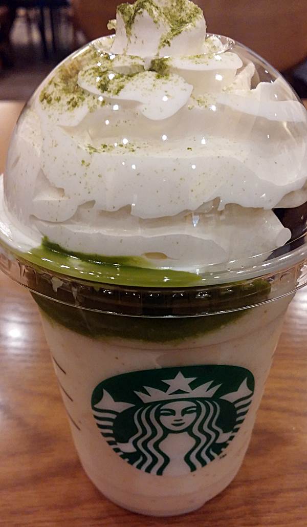 スタバ チョコレートケーキフラペチーノ 感想 口コミ 評判 カスタムなど ランチメニュー クーポン